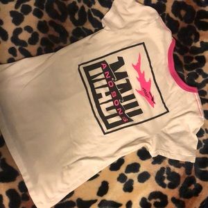 Classic Maui and Sons T-shirt size small